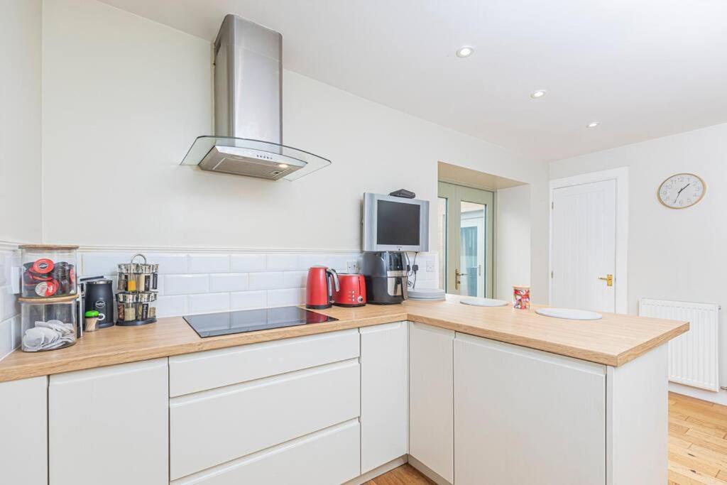 The Gate House - 3 Bed & Parking Villa EDI Exterior foto