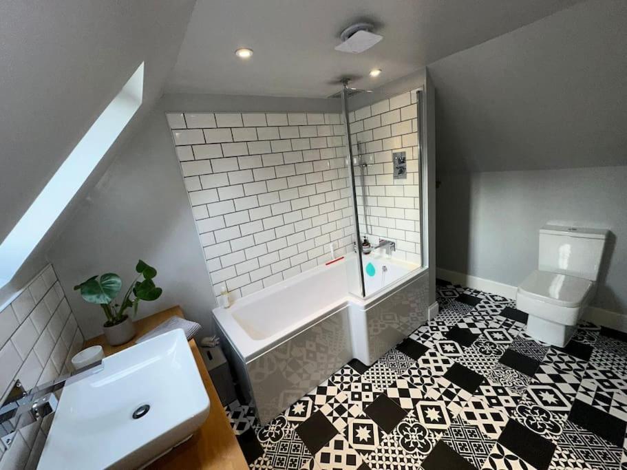 The Gate House - 3 Bed & Parking Villa EDI Exterior foto